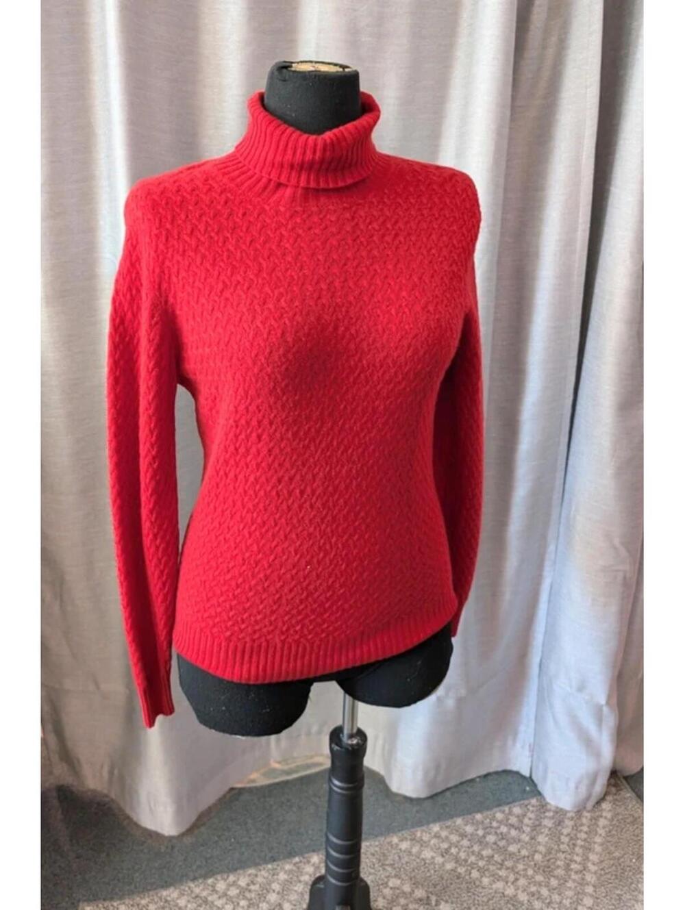 Red Cable Knit Cashmere Turtleneck Sweater M
